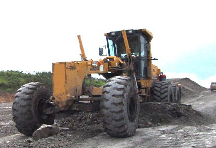 Грейдер Komatsu GD825A-2